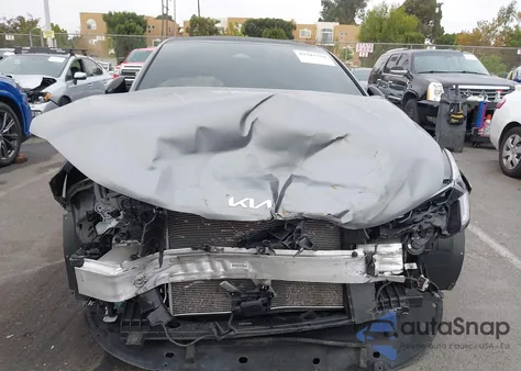 2025 Kia K5 Gt-Line z USA, uszkodzony, nr VIN KNAG64J72S5289093